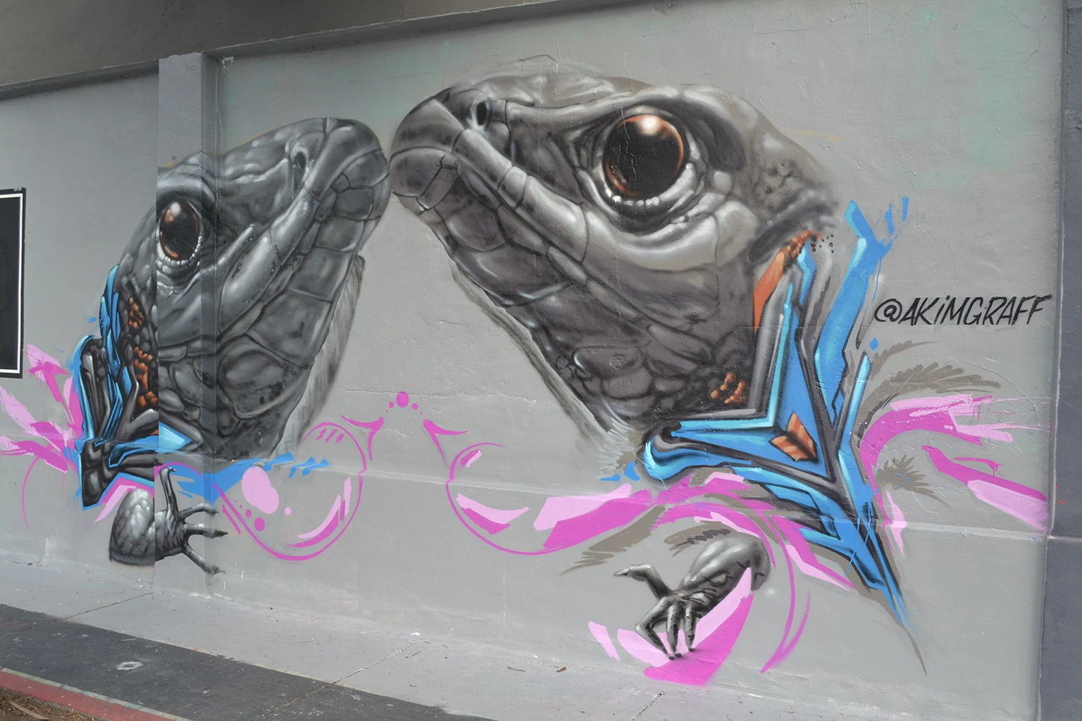 Art performance by Kin: During Valentine's Day