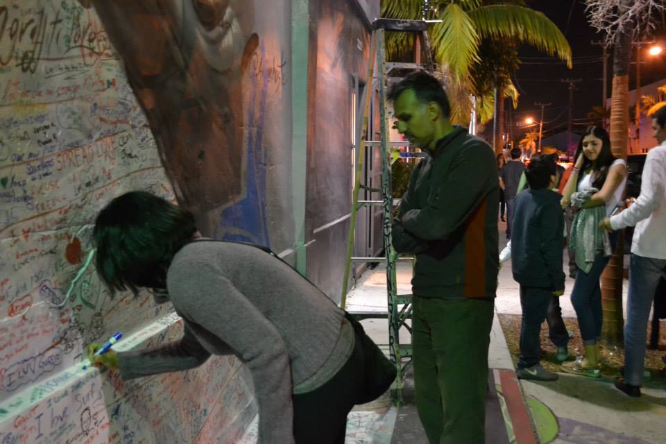 Art performance by Kin: During Valentine's Day